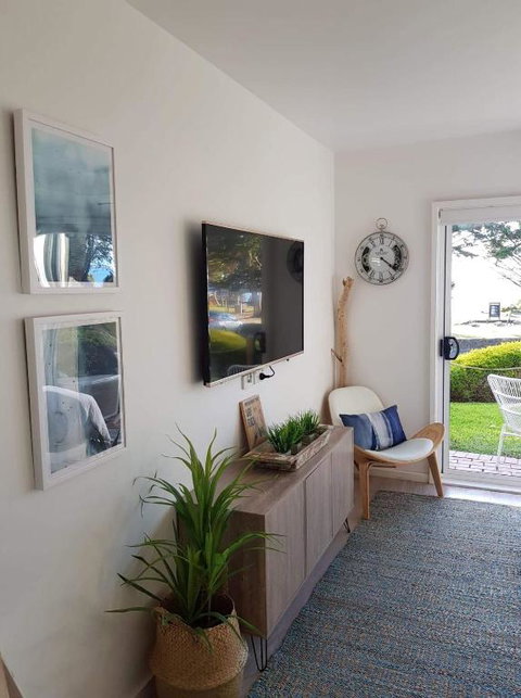 Cowes Partner Retreat Beachfront - Darwin Holiday 1