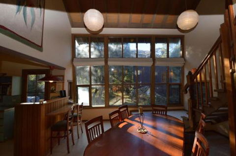Beautiful Woodridge Chalet - Darwin Holiday 6
