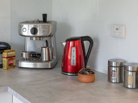 Kendalls Beach HideAway 3 Nights For Price Of 2 During Winter Months - Darwin Holiday 1