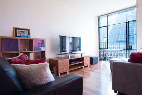 Noah Â· Central City Location With Views & Parking - Darwin Holiday 1