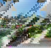 Beachfront Apartment with Ocean Views - Darwin Holiday