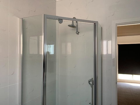 Hooterville - Darwin Holiday 3