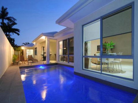 BEACH RETREAT At PALM COVE - Darwin Holiday 0