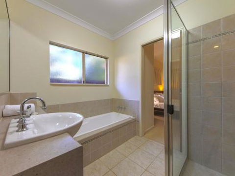 TROPSVILLA At PALM COVE - Darwin Holiday 3