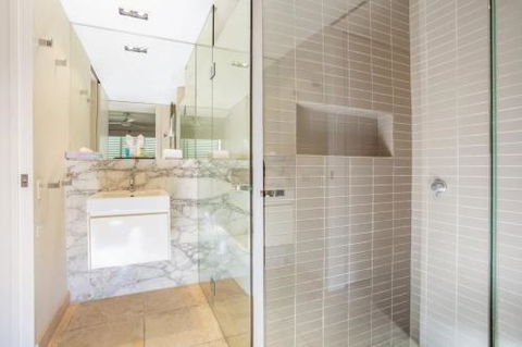 Unit 3 Plantation Rainbow Beach Air Conditioned Pool & Outdoor Spa Plantation Resort - Darwin Holiday 5