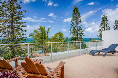 Unit 206 Plantation Rainbow Beach Incredible Views Top Floor Ocean Facing - Darwin Holiday 0