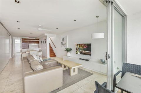 Unit 206 Plantation Rainbow Beach Incredible Views Top Floor Ocean Facing - Darwin Holiday 1