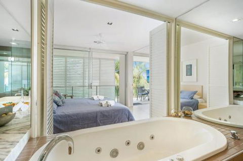 Unit 207 Plantation Rainbow Beach Ocean Facing Plantation Resort Unit Incredible Views Top Floor - Darwin Holiday 2