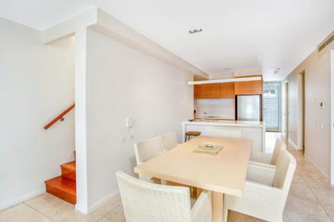 Unit 207 Plantation Rainbow Beach Ocean Facing Plantation Resort Unit Incredible Views Top Floor - Darwin Holiday 1