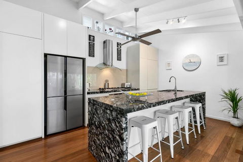 Tranquil & Tropical Sunshine Beach - Darwin Holiday 1