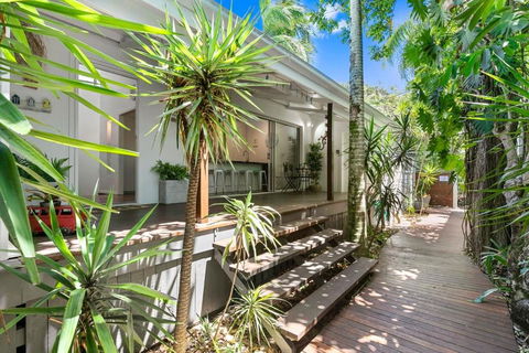 Tranquil & Tropical Sunshine Beach - Darwin Holiday 2