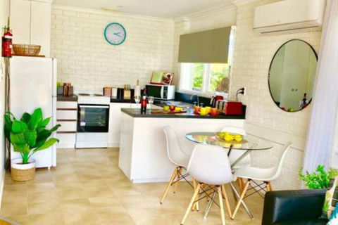 PARADISE COURT VILLA 1 Free Wifi - Darwin Holiday 0