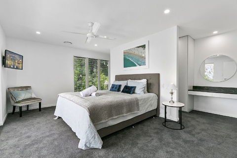 Ocean Views Luxury Living In Noosa Heads Unit 2 / 13 Angler Street - Darwin Holiday 6