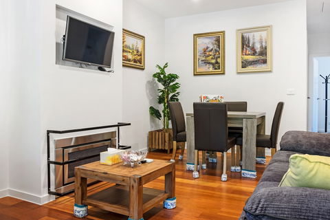 Woody Lifestyle One Bedroom Apartment - Darwin Holiday 3