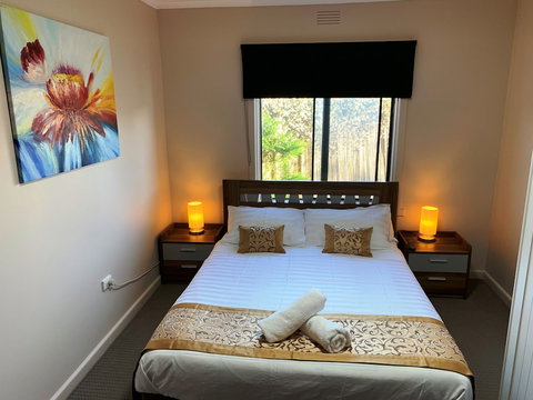 The Gazebo Place - Spacious 4 Bedroom Near Murray River - Darwin Holiday 6