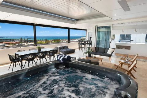 Sea La Vie #2 Luxury Apartment In Coffs Harbour Jetty With Pool Views & Walking Distance To The Beach! - Darwin Holiday 1