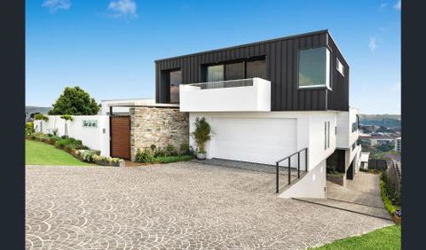 Sea La Vie #2 Luxury Apartment In Coffs Harbour Jetty With Pool Views & Walking Distance To The Beach! - Darwin Holiday 0