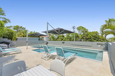 Impressive Views Of Noosa Unit 8 Taralla 16 Edgar Bennett Avenue Noosa Heads - Darwin Holiday 5