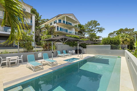 Impressive Views Of Noosa Unit 8 Taralla 16 Edgar Bennett Avenue Noosa Heads - Darwin Holiday 3