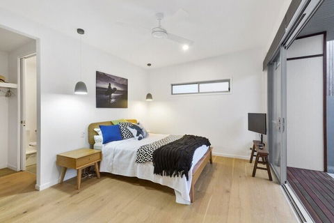 Sea Gem On Eclipse - Darwin Holiday 4