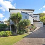 10 Barra Crescent Coolum Beach 500 BOND WIFI Walking Distance To Beach - Darwin Holiday 0