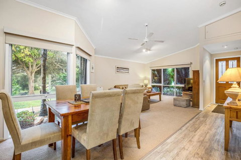 Hilltop Beach House: Newly Updated - Darwin Holiday 2