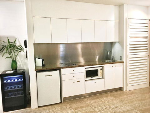 Quiet Oasis Apartment With Rooftop Spa - Darwin Holiday 4