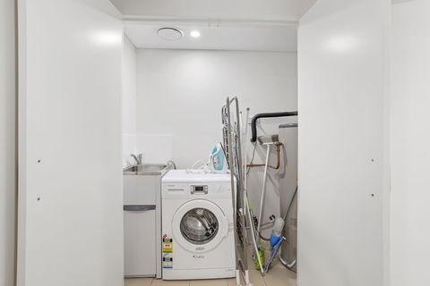 The Shoal Apartments, Unit 310 - Darwin Holiday 5