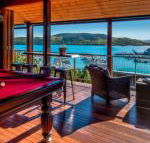 Uisce Luxury Holiday House With Jacuzzi Pool Table Cinema Premium Foxtel  Two Buggies - Darwin Holiday