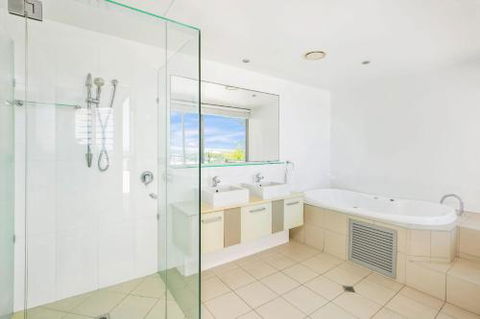 Unit 6 Rainbow Sea Rainbow Beach Amazing Ocean Views Aircon Wi Fi Pool Walk To Beach - Darwin Holiday 4