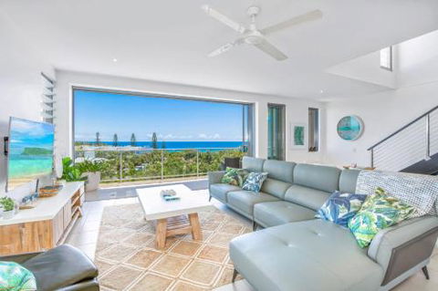 Unit 6 Rainbow Sea Rainbow Beach Amazing Ocean Views Aircon Wi Fi Pool Walk To Beach - Darwin Holiday 0