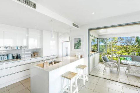 Unit 6 Rainbow Sea Rainbow Beach Amazing Ocean Views Aircon Wi Fi Pool Walk To Beach - Darwin Holiday 2