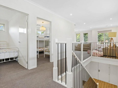 CORYMBIA MOUNT MARTHA - Darwin Holiday 1