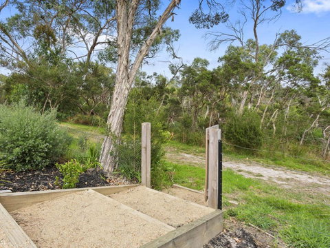 CORYMBIA MOUNT MARTHA - Darwin Holiday 5