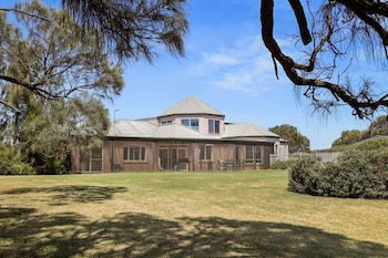 The Track House - Darwin Holiday 3