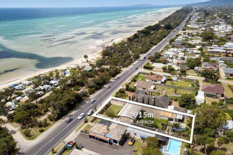 Casual Beachin It Family Getaway With Bungalow On Beachfront - Darwin Holiday 3