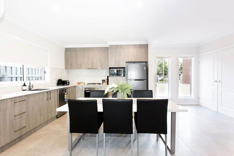 Wagga Apartments 5 - Darwin Holiday 2