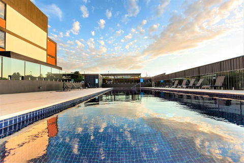 Trendy Self Contained Inner City Apartment - Darwin Holiday 5