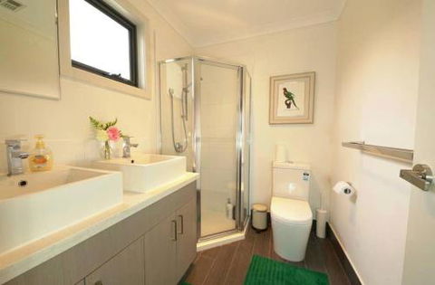 Sweet Home On Elgar - Darwin Holiday 5