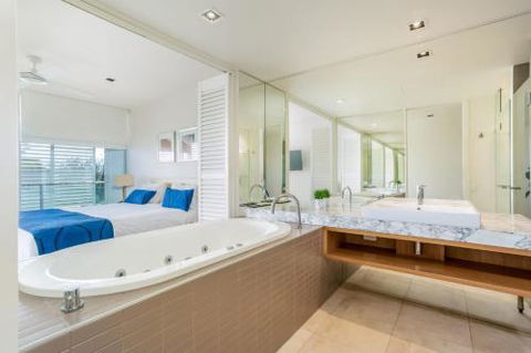 Unit 101 Plantation Resort Rainbow Beach Plantation Resort Second Floor Aircon Pool Spa - Darwin Holiday 3