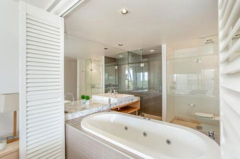 Unit 101 Plantation Resort Rainbow Beach Plantation Resort Second Floor Aircon Pool Spa - Darwin Holiday 5