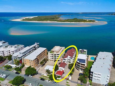 Unit 3 Pumicestone Quays Absolute Waterfront! - Darwin Holiday 6