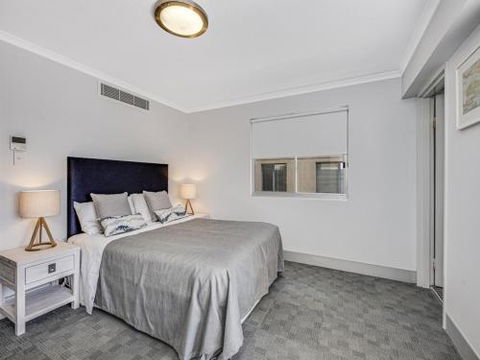 Unit 3 Pumicestone Quays Absolute Waterfront! - Darwin Holiday 3
