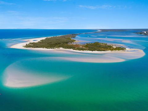 Unit 3 Pumicestone Quays Absolute Waterfront! - Darwin Holiday 2