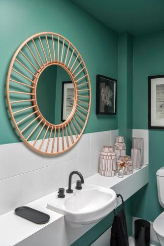 The Seaview Designer Beachfront House - Darwin Holiday 3