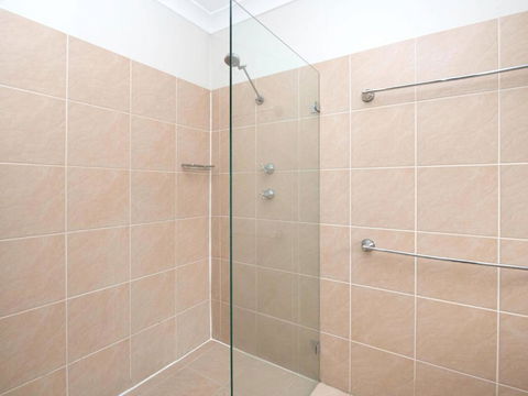 Relaxing Waterfront Property In Quiet Location - Darwin Holiday 4