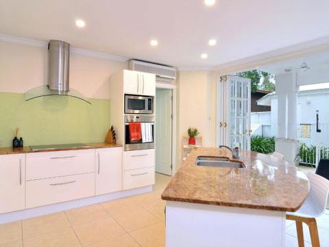 Walk To The Ocean In Five Minutes - Darwin Holiday 4