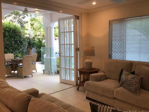 Walk To The Ocean In Five Minutes - Darwin Holiday 0