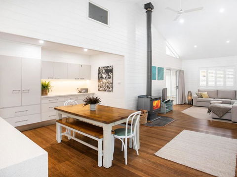 3 Macleay St. Narrawallee - Darwin Holiday 6