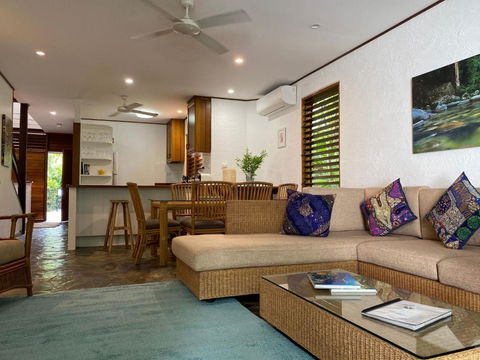 On The Beach At Four Mile Spindfrift - Darwin Holiday 3